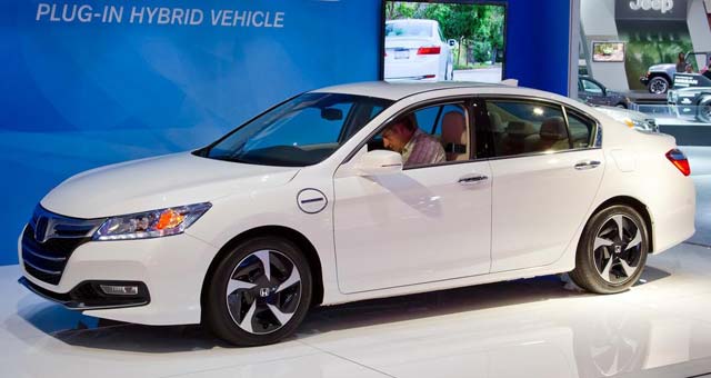 2014-Accord-Plug-in-Hybrid