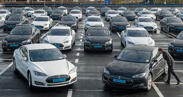 Tesla-Elextric-Taxis