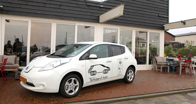 Nissan-Leaf-Schylge-E-Auto