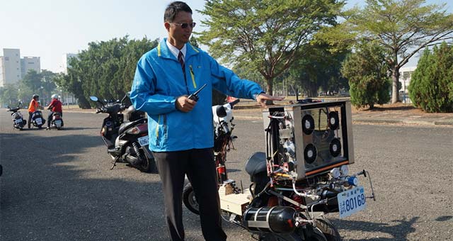 Hydrogen-Fueled-Electric-Scooter_1