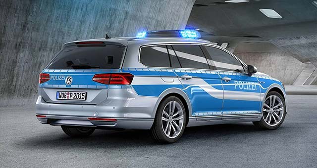 Police-Passat-GTE_1