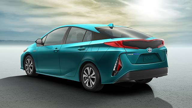 2017-Prius-Prime_2
